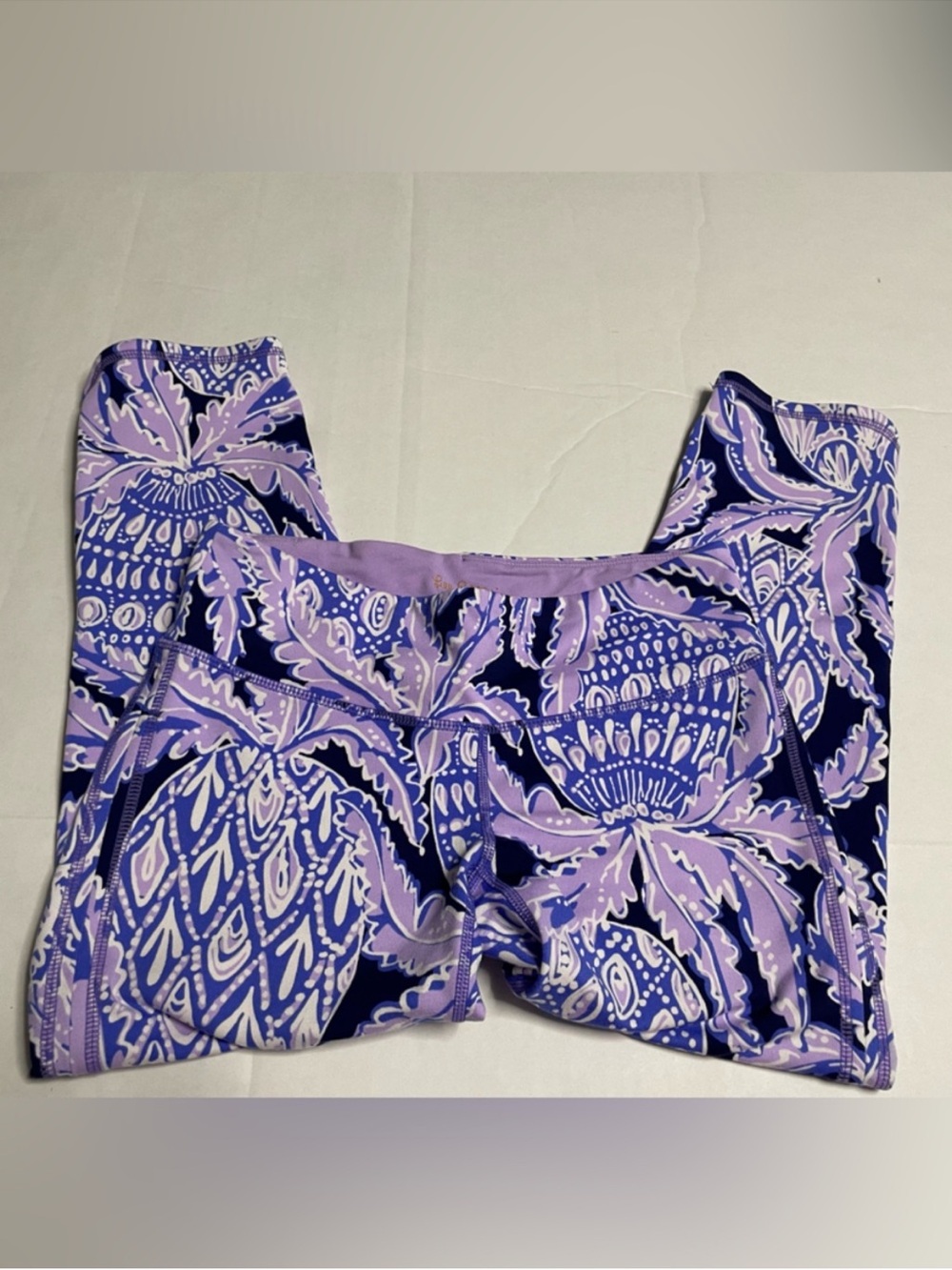 Lilly Pulitzer Cropped
Leggings Small